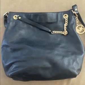 Crossbody handbag